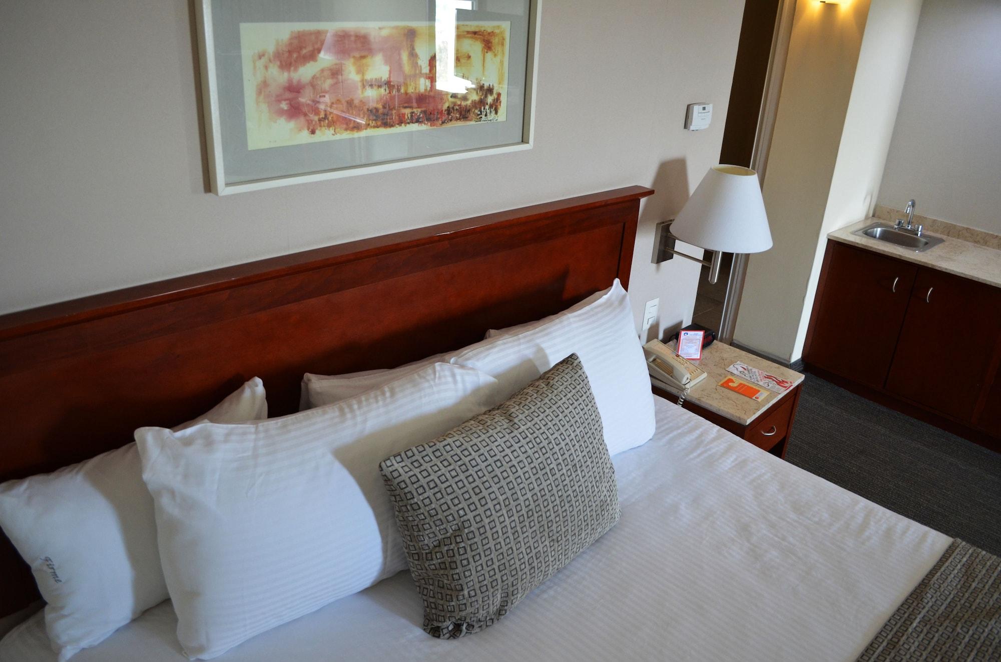 Casa Inn Business Hotel Celaya Екстериор снимка