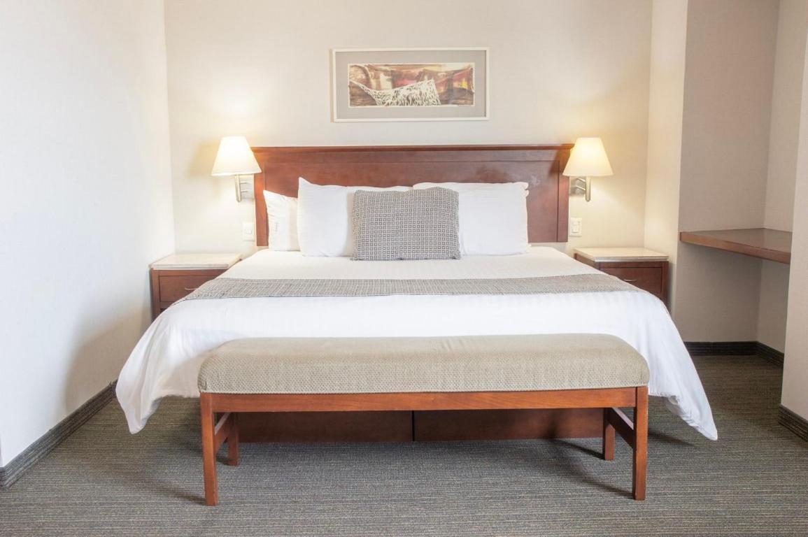 Casa Inn Business Hotel Celaya Екстериор снимка