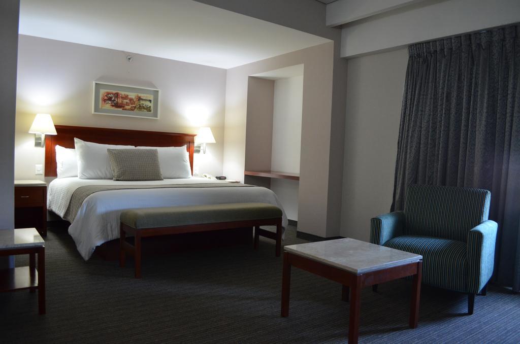 Casa Inn Business Hotel Celaya Екстериор снимка