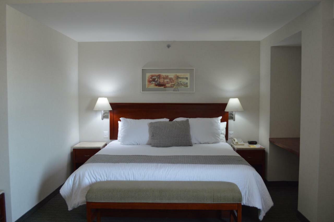Casa Inn Business Hotel Celaya Екстериор снимка